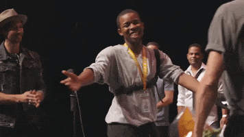 200.gif?cid=fc005b0856e93b67b42918fa3ffd1f8ce842b11bc869770d&rid=200.gif&ct=g