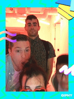 200.gif?cid=fc005b0899261dd92e7533b41b16ff4558d3e99477ebc22d&rid=200.gif&ct=g