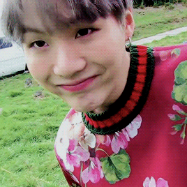 This suga smile melts my heart 😭♥️ He’s so adorable 🥺♥️