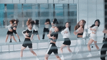 Les Serafim GIF